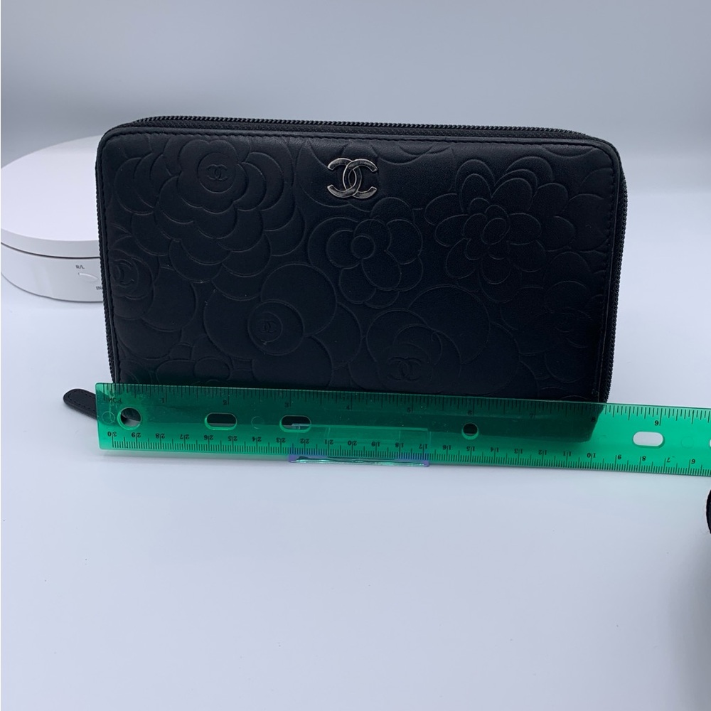Chanel Camelia Organizer, Large Wallet in Black Leather and Silver Hardware - Picture 11 of 12